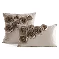 Poszewka na poduszkę 30 x 50 cm z welwetu kolor beżowy zdobiona w róże 3D