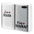 Zestaw ręczników bawełnianych na prezent 2 szt 70x140 cm kolor biały, srebrny z haftem ŻONA MĄŻ