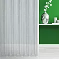 Tkanina firanowa matowa, półprzezroczysta z błyszczącymi pionowymi paseczkami, wykończona szwem obciążającym