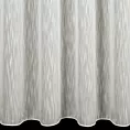 Firana szyta na taśmie 5 cm kremowa z delikantej, lejącej tkaniny z efektem deszczyku w postaci pionowych, nieregularnych linii, wykończona obciążnikiem