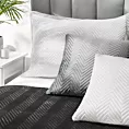 Poszewka na poduszkę 50x70 cm welwetowa, biała pikowana w jodełkę metodą hot press SOFIA Eurofirany Premium