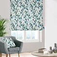 Roleta rzymska niebiesko zielona z tkaniny o naturalnym splocie z drukowanym wzorem liści