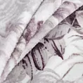 Koc polarowy 150x200 cm fioletowo, biały zdobiony nadrukiem egzotycznych liści DAVOS