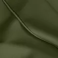 Poszewka szyta ciemnozielona z gładkiej tkaniny zaciemniającej typu dimout wykończona obciążnikiem