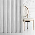 Tkanina firanowa w dyskretne pionowe prążki i efekt deszczyku zakończona szwem obciążającym