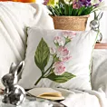 Poszewka na poduszkę 45x45 cm biało, zielona zdobiona haftowanym motywem kwiatów WIOSNA 68
