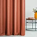 Zasłona szyta na taśmie 5 cm ceglasta z tkaniny trudnopalnej, zaciemniającej, typu blackout z efektem melanżu