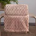 Narzuta na fotel-koc 70x160 cm pudrowa miękka i miła w dotyku z wytłaczanym wzorem 3D CINDY 6 Design 91