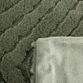Koc 150x200 cm oliwkowy, z miękkiej tkaniny futerkowej z efektem 3D KATE
