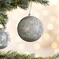Bombka  choinkowa zdobiona srebrnymi dżetami