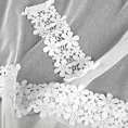 Komplet 2 szt. firan białych z ozdobną ażurową aplikacją 140x270 cm taśma KAJA
