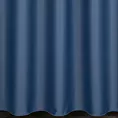 Zasłona szyta na taśmie 5 cm granatowa z gładkiej tkaniny zaciemniającej typu dimout wykończona obciążnikiem