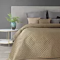 Narzuta welwetowa beżowa 200x220 cm pikowana w geometryczny wzór metodą hot press DIMON