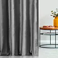 Zasłona szyta na taśmie 5 cm szara z tkaniny welwetowej w pionowe prążki, wykończona obciążnikiem
