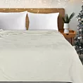 Koc świąteczny 150x200 cm kremowy, złoty zdobiony nadrukiem śnieżynek