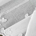 Tkanina firanowa zazdrostka zdobiona haftowaną aplikacją w kształcie serduszek