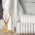 Ręcznik do rąk 30x50 cm bawełniany kolor kremowy zdobiony prążkami z błyszczącej nici 500 g/m2 LUNARI
