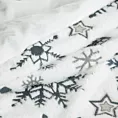 Koc świąteczny 150x200 cm biało, granatowy zdobiony nadrukiem śnieżynek