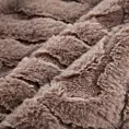 Koc 150x200 cm ciemnobeżowy, z miękkiej tkaniny futerkowej z efektem 3D KATE