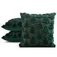 Poszewka na poduszkę świąteczna 45x45 cm ciemnozielona zdobiona futrzaną aplikacją