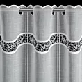 Tkanina firanowa zazdrostka z etaminy zdobiona ażurowym haftem serduszek