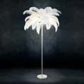 Lampa stojąca do salonu srebrno, biała FERI na metalowej podstawie z efektownym abażurem z naturalnych strusich piór