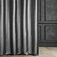 Zasłona szyta na taśmie 8 cm czarno srebrna z szenilowej tkaniny w geometryczny wzór przetykany błyszczącą nicią Italissima Eva Minge