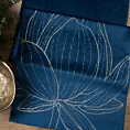 Bieżnik na stół granatowo, złocisty 35x220 cm welwetowy BLINK 12 z dużym wzorem kwiatu lotosu