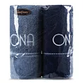 Zestaw ręczników bawełnianych na prezent 2 szt 50x90 cm kolor granatowy, niebieski z haftem ONA i ON