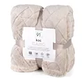 Koc flano 170x210 cm beżowy zdobiony wytłaczanym wzorem CARO DESIGN 9