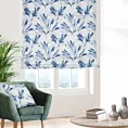 Roleta rzymska DARREN kremowo granatowa z półprzezroczystej tkaniny o luźnym splocie drukowanej w roślinny wzór