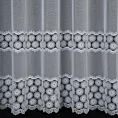 Firana szyta na taśmie fala biała z matowej markizety ozdobionej geometryczną aplikacją