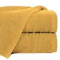 Ręcznik kąpielowy 50x90 cm bawełniany kolor musztardowy z bordiurą w paski podkreślone błyszczącą nicią 500 g/m2 GALA