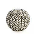 Świecznik dekoracyjny MOLI zdobiony wzorem plecionego sweterka