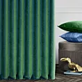 Zasłona szyta na flexach butelkowo zielona miękka, szenilowa tkanina o wyraźnym splocie i delikatnym połysku, mieniąca się w dwóch odcieniach