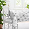 Obrus szyty biało popielaty z miękkiej tkaniny z nadrukiem w fantazyjny wzór