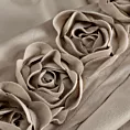 Zasłona ciemnobeżowa z welwetu zdobiona aplikacją 3D róż 140x270 cm taśma - ROSES Eva Minge