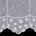 Tkanina firanowa zazdrostka z etaminy zdobiona haftem drobnych kwiatów