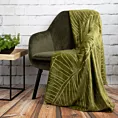 Koc 150x200 cm oliwkowy ze złotym nadrukiem z motywem liści bananowca LUNA