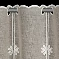 Tkanina firanowa zazdrostka z etaminy zdobiona haftem kwiatuszków