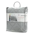 Narzuta srebrna 170x210 cm z geometrycznym wzorem wykonana techniką hot press ALARA 6 Design 91