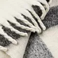 Koc 130x170 cm czarno, kremowy z efektem ombre i frędzlami MOHER