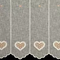 Tkanina firanowa zazdrostka zdobiona haftowaną aplikacją w kształcie serca