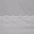 Tkanina firanowa, matowa wykończona efektownym podwinięciem zdobionym kordonkowym haftem