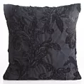 Poszewka na poduszkę 45x45 cm welwetowa kolor czarny zdobiona wypukłym roślinnym wzorem VERSO