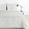 Narzuta biało, srebrna 170x210 cm zdobiona przecieranym wzorem i pikowana metodą hot press BLINK 1 Design 91