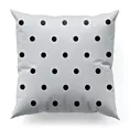 Poszewka szyta biało czarna z miękkiej tkaniny z nadrukiem w kropki