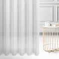 Firana szyta na taśmie 5 cm biała z delikatnej tkaniny o luźnym splocie, wykończona obciążnikiem