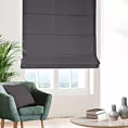 Roleta rzymska ciemnografitowa z gładkiej tkaniny zaciemniającej typu dimout wykończona obciążnikiem