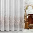 Firana szyta na flexach biała z tkaniny z efektem deszczyku, zdobionej roślinnym, frędzlowym haftem